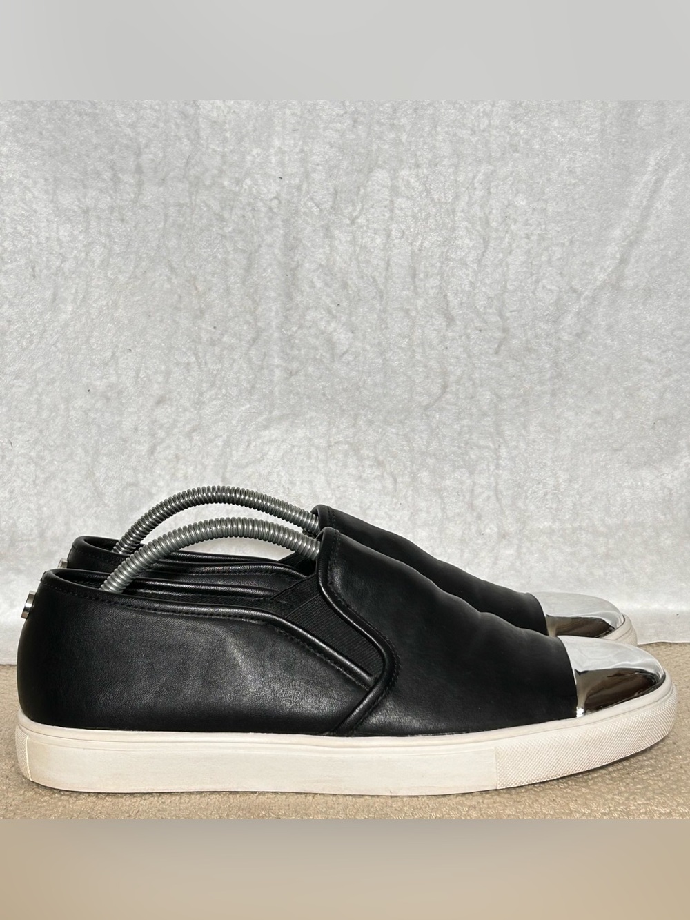 Steve Madden Womens Eleete SlipOn Silver Cap Toe Fashion Sneaker Shoes SZ 9.5B